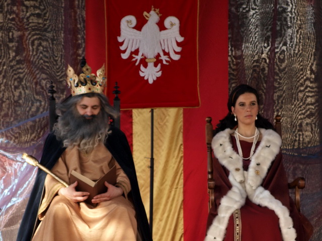 Kazimierz Wielki w Bochni. Fotografia z widowiska historycznego z 2013 r..