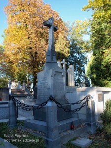 Pomnik-nagrobek ofiar katastrofy na bocheńskim cmentarzu